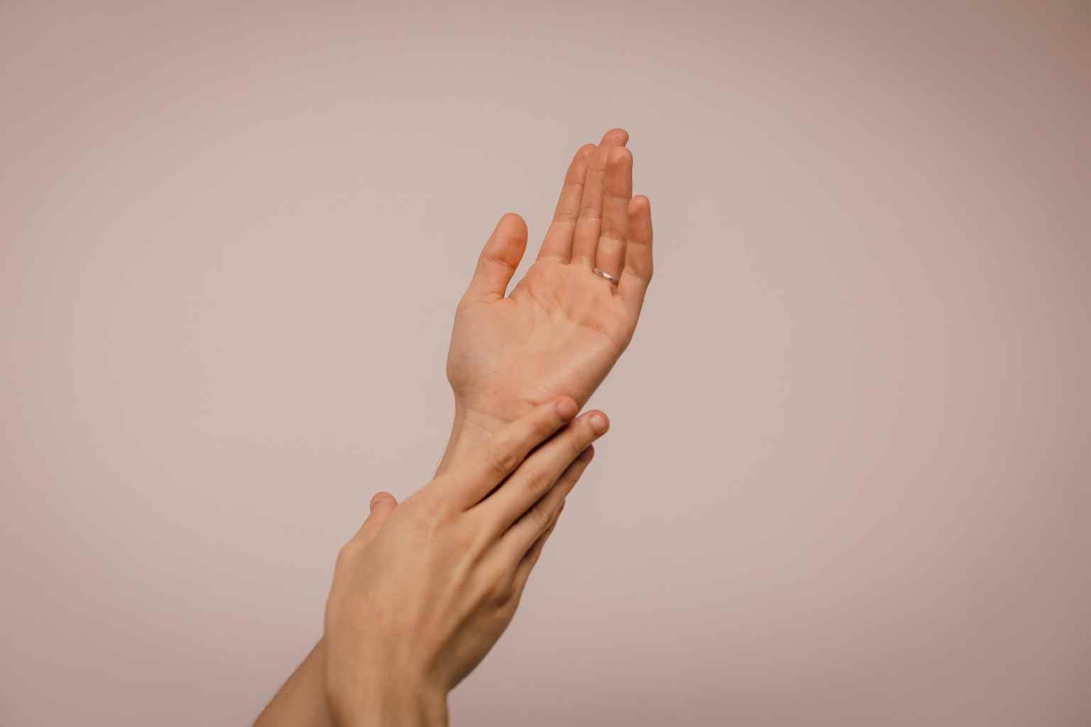 Come avere mani morbide e lisce con le migliori creme naturali