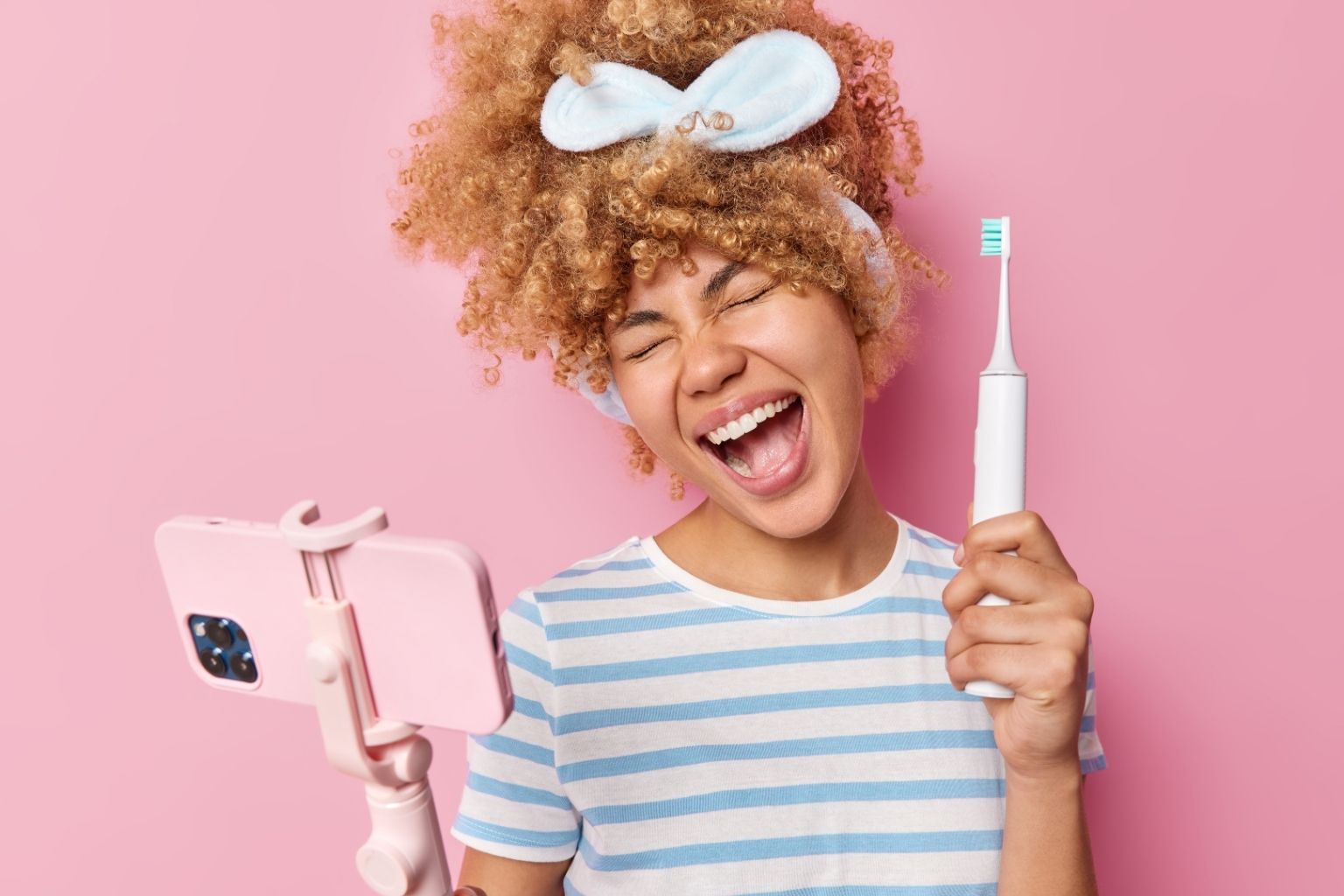 Scopri l'Efficienza dello Spazzolino Elettrico Oral-B su Farmatarget.it!