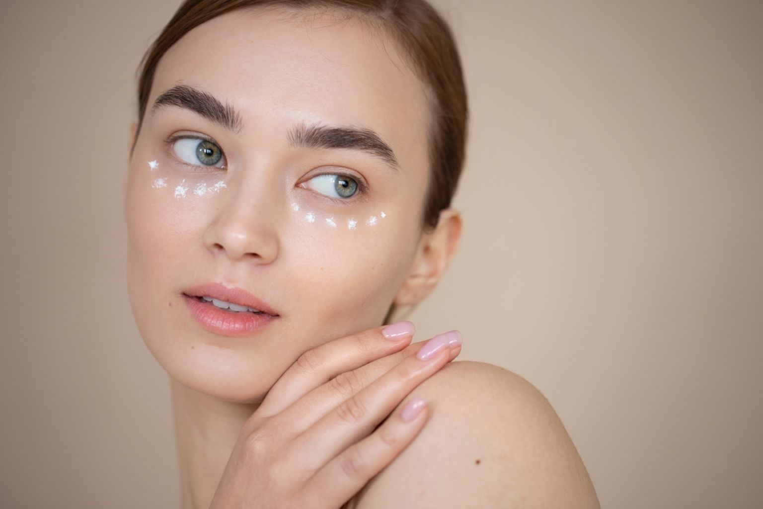 Illumina il Tuo Sguardo con il Contorno Occhi Roc Derm su Farmatarget.it!